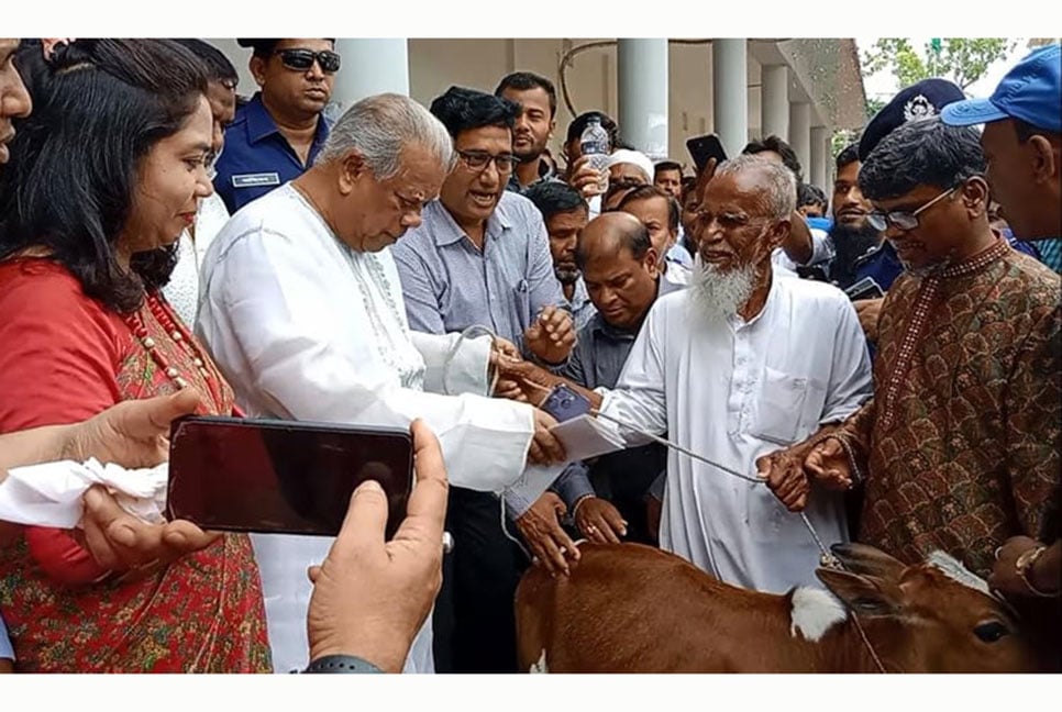 সরকার কৃষকদের নানাভাবে সহায়তা করে যাচ্ছে : আমু

