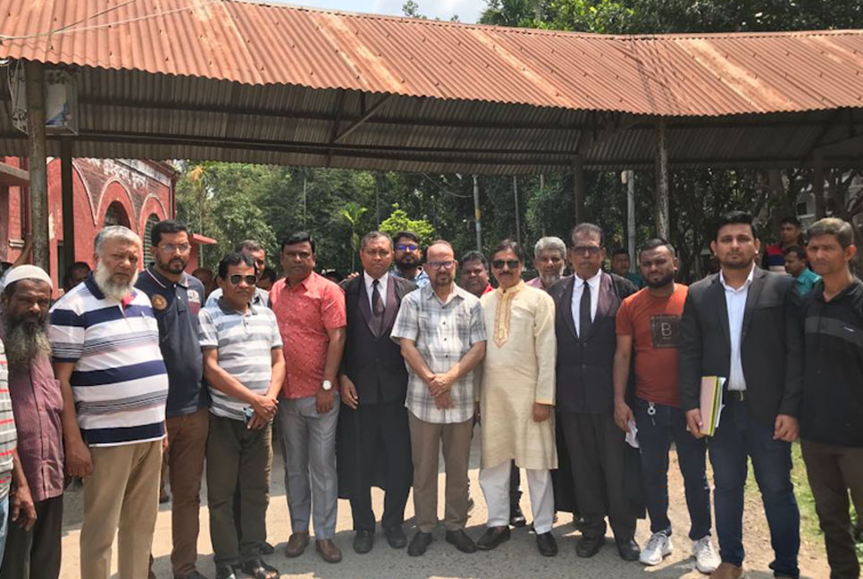 খুলনায় নাশকতা মামলায় বিএনপির 
৬৪ নেতাকর্মীর বিরুদ্ধে চার্জগঠন