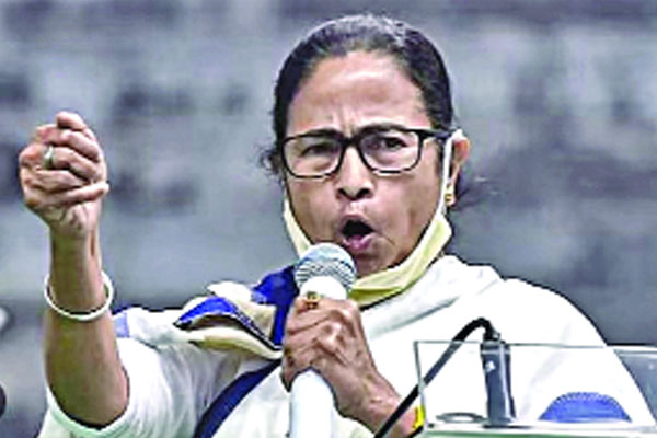 টাকা আদায়ে ধরনায় বসছেন মমতা
