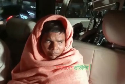 যেভাবে বাংলাদেশ থেকে ঘরে ফিরলো ছেলে, আনন্দে আত্মহারা ভারতীয় বাবা-মা 