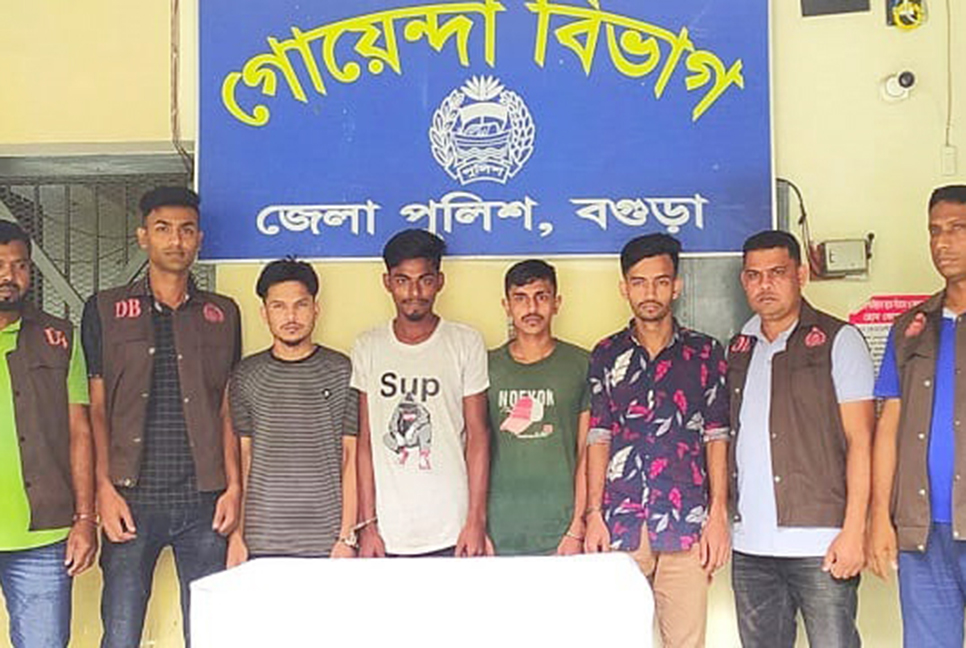বগুড়ায় হত্যা মামলার ৪ আসামি গ্রেফতার

