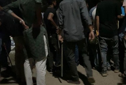 জাবিতে ছাত্রলীগের অস্ত্রের মহড়া 