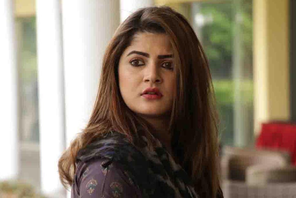 এবার ভিলেন হয়ে আসছেন শ্রাবন্তী