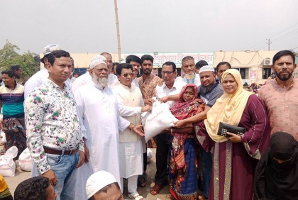 রূপগঞ্জে ৫ হাজার পরিবারকে খাদ্যসামগ্রী দিল বসুন্ধরা গ্রুপ