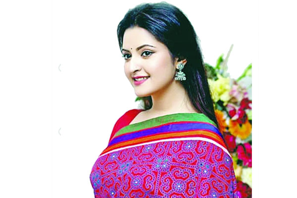পরীমণির স্ট্যাটাস ভাইরাল