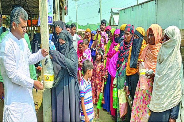 রমজানে ১০ টাকা লিটার দুধ বিক্রি