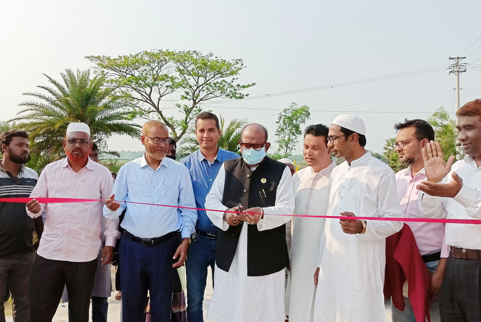 গুরুদাসপুরে ৭ কোটি টাকা ব্যয়ে নির্মিত বিদ্যুৎ উপকেন্দ্র উদ্বোধন
