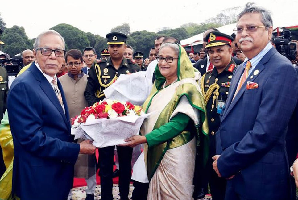 স্বাধীনতা দিবসে রাষ্ট্রপতির সংবর্ধনায় প্রধানমন্ত্রীর যোগদান

