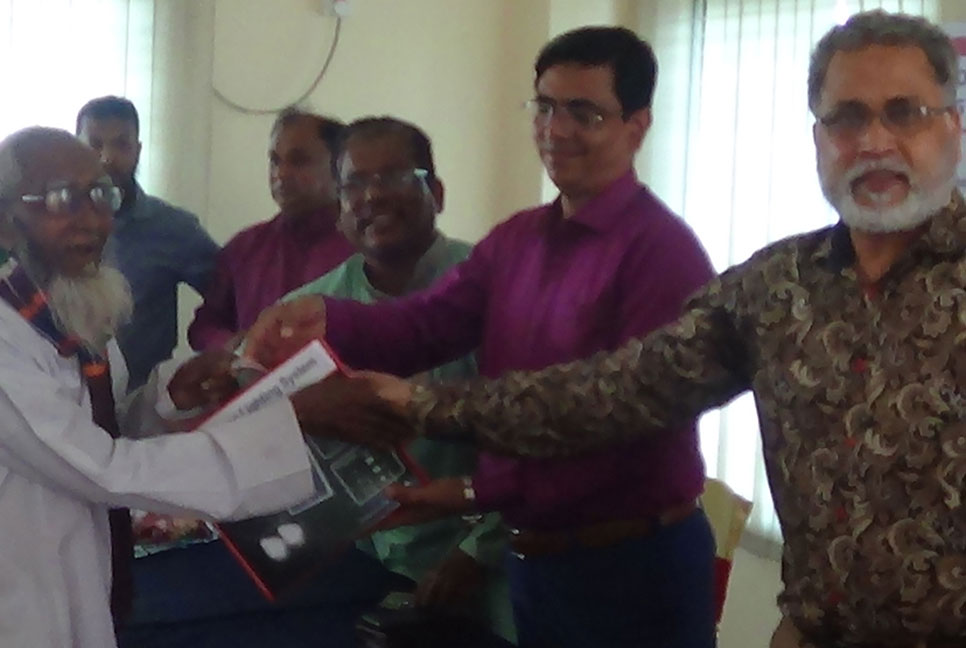 ফরিদপুরে স্বাধীনতা দিবসে বিনামূল্যে চোখের ছানি অপারেশন 