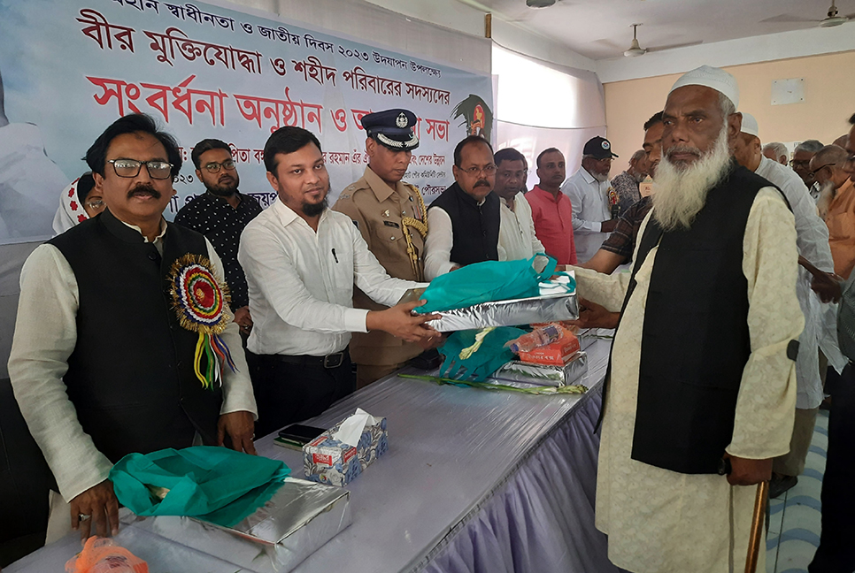 জয়পুরহাটে ২৮০ বীর মুক্তিযোদ্ধাকে সংবর্ধনা