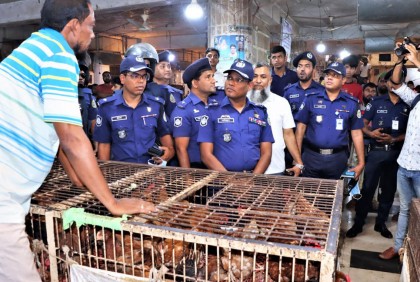 ভোলায় দ্রব্যমূল্যের বাজার নিয়ন্ত্রণে মনিটরিংয়ে পুলিশ সুপার
