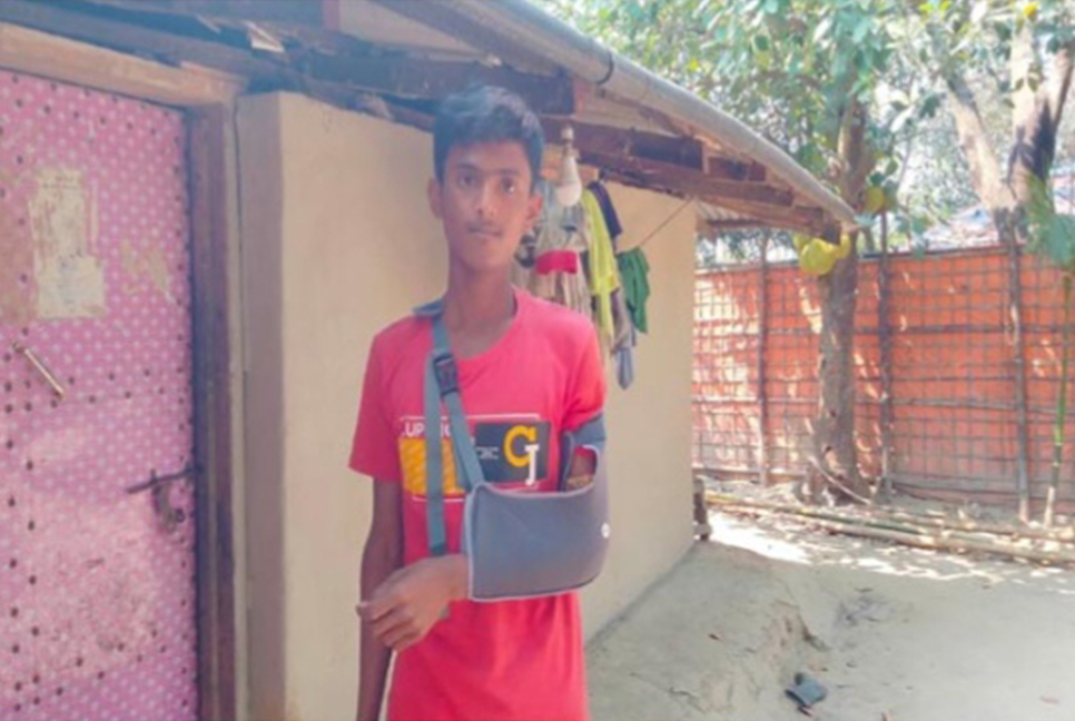 সশস্ত্র দুর্বৃত্তের হাত থেকে ছেলেকে রক্ষা করলেন সাহসী বাবা
