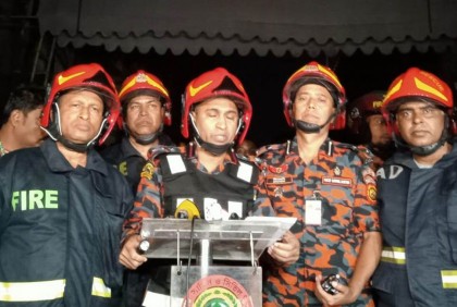 আগুনে হানিফ ফ্লাইওভারের পিলার ক্ষতিগ্রস্ত