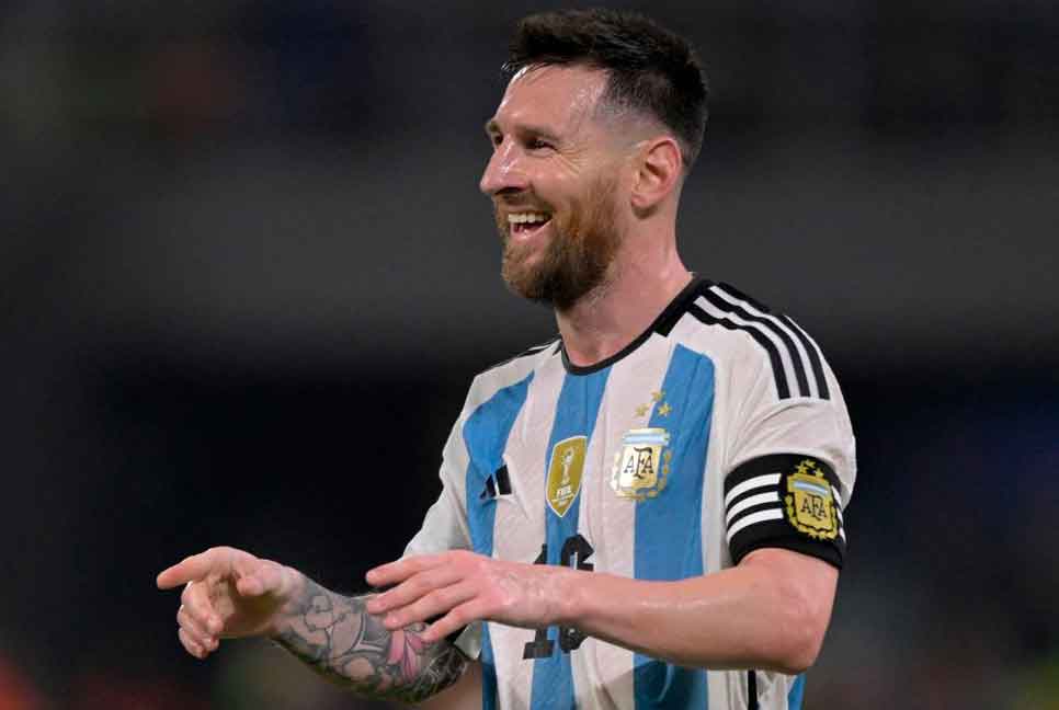 মেসির হ্যাটট্রিকে গোলের সেঞ্চুরি