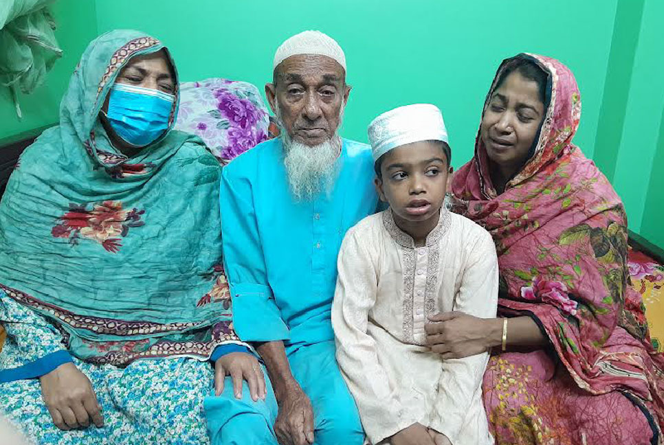 সৌদি আরবে দুর্ঘটনায় নিহত ইমাম হোসাইন রনির টঙ্গীর বাসায় শোকের মাতম