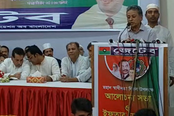 সংবিধানের দোহাই দিয়ে আর রেহাই পাবেন না : আমীর খসরু 

