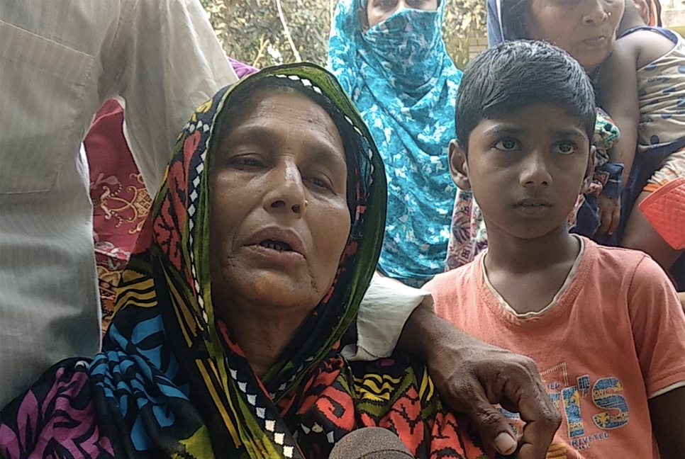 সৌদির সড়কে নিহত নাজমুলের বাড়িতে আহাজারি, ভেঙে পড়েছেন মা  

