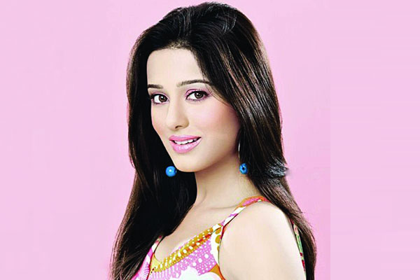 অমৃতার হৃদয় ভেঙে টুকরা হয়ে গিয়েছিল