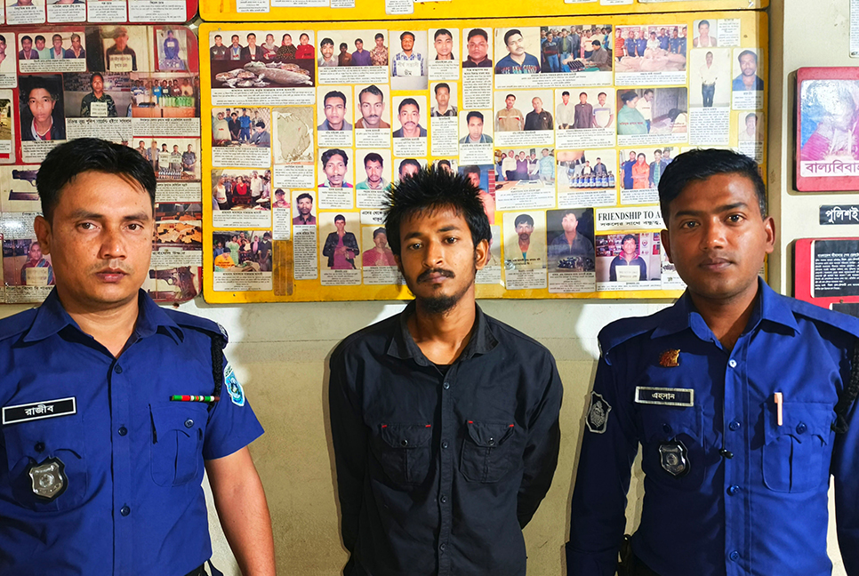 দিনাজপুরে যাত্রী বেশে ছিনতাই, আটক ১