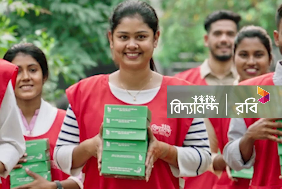 বিদ্যানন্দকে সঙ্গে নিয়ে রবি’র ইফতার ডোনেশন কর্মসূচি