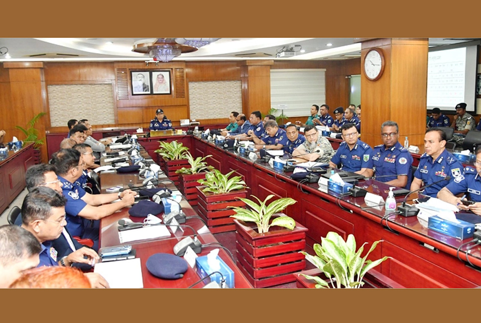 ঈদ ঘিরে অপরাধ দমনে কঠোর ব্যবস্থার নির্দেশ আইজিপির 

