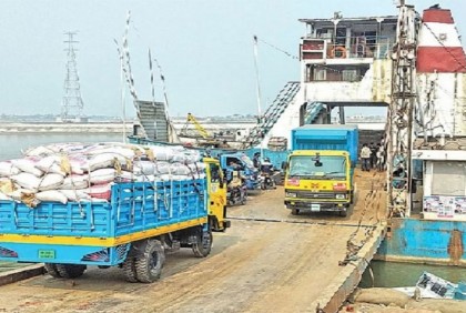 ঈদের ৬ দিন ফেরিতে সাধারণ ট্রাক পারাপার বন্ধ
