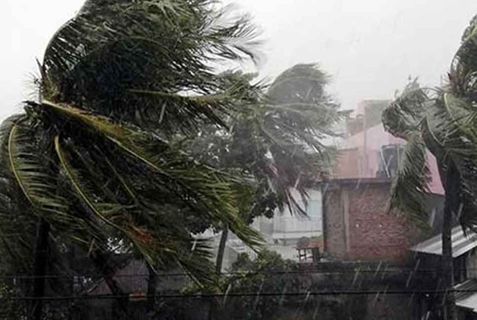 কলকাতায় ৫০-৬০ কিমি বেগে ঝড়ের আভাস