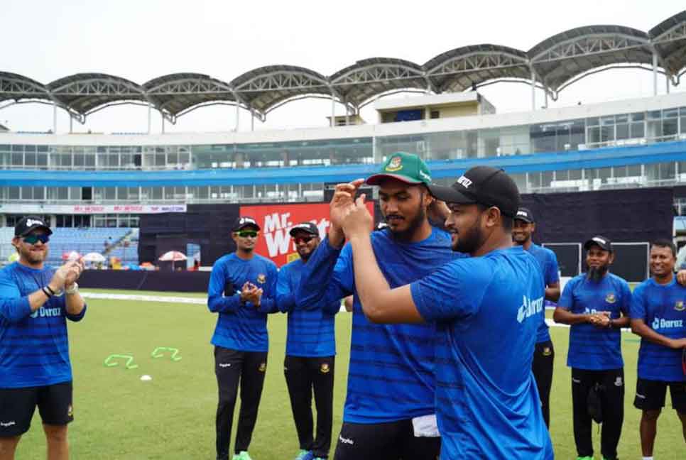 রিশাদের অভিষেক, একাদশে শরিফুল