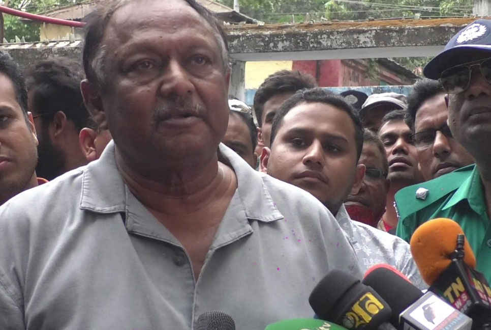 নিত্যপণ্যের দাম ক্রমান্বয়ে
কমছে: বাণিজ্যমন্ত্রী