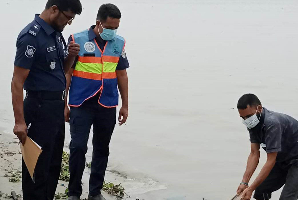 পদ্মা নদী থেকে অজ্ঞাত ব্যক্তির মরদেহ উদ্ধার
