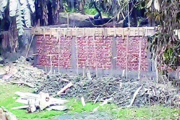 ছোট ফেনী নদীতে নির্মাণ বহুতল ভবন!