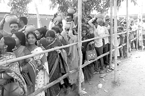 রামনবমীর পুজোয় ভক্তের ঢল