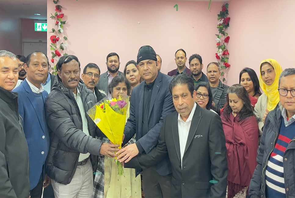টরন্টোতে কারু’র সংবর্ধনা