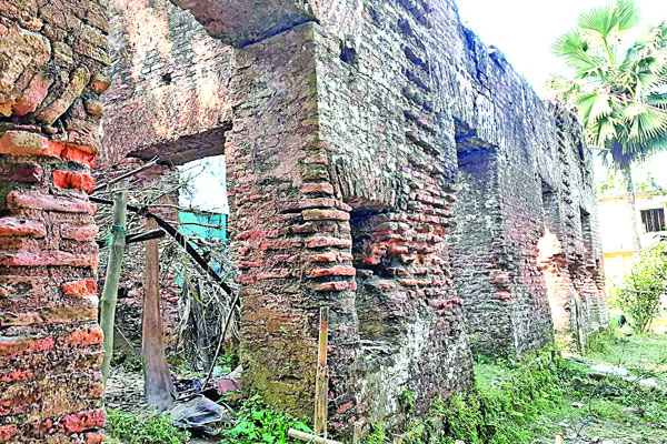 ঐতিহ্যের বাউকসার জমিদার বাড়ি