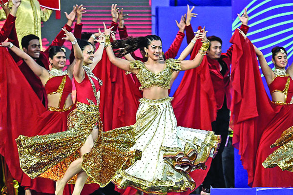 আইপিএলের বর্ণাঢ্য উদ্বোধন
