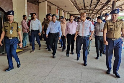 ঈদযাত্রায় টিকিট ছাড়া কাউকে রেলস্টেশনে প্রবেশ করতে দেওয়া হবে না

