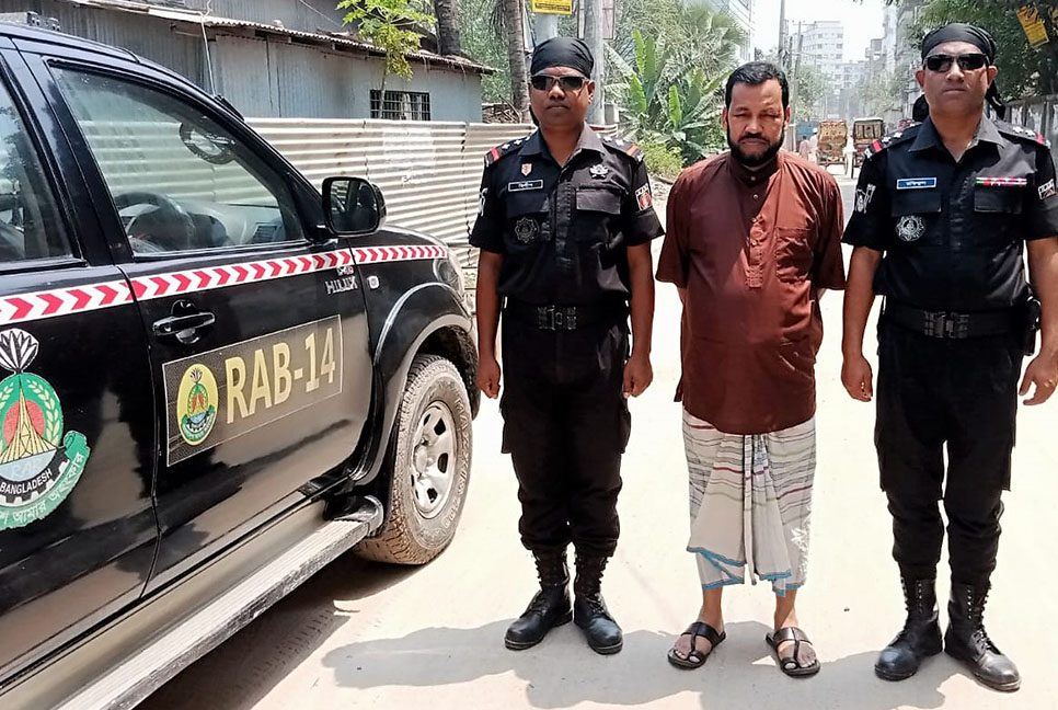 মাকে হত্যার ২৭ বছর পর মৃত্যুদণ্ডপ্রাপ্ত ছেলে গ্রেফতার