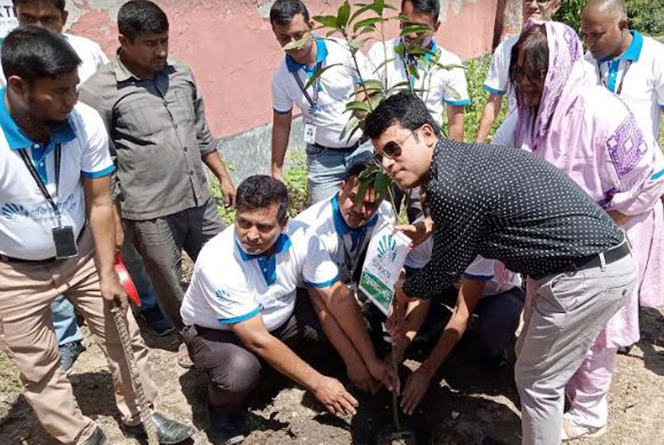 সারা দেশে ১৫ হাজার গাছ লাগানোর উদ্যোগ