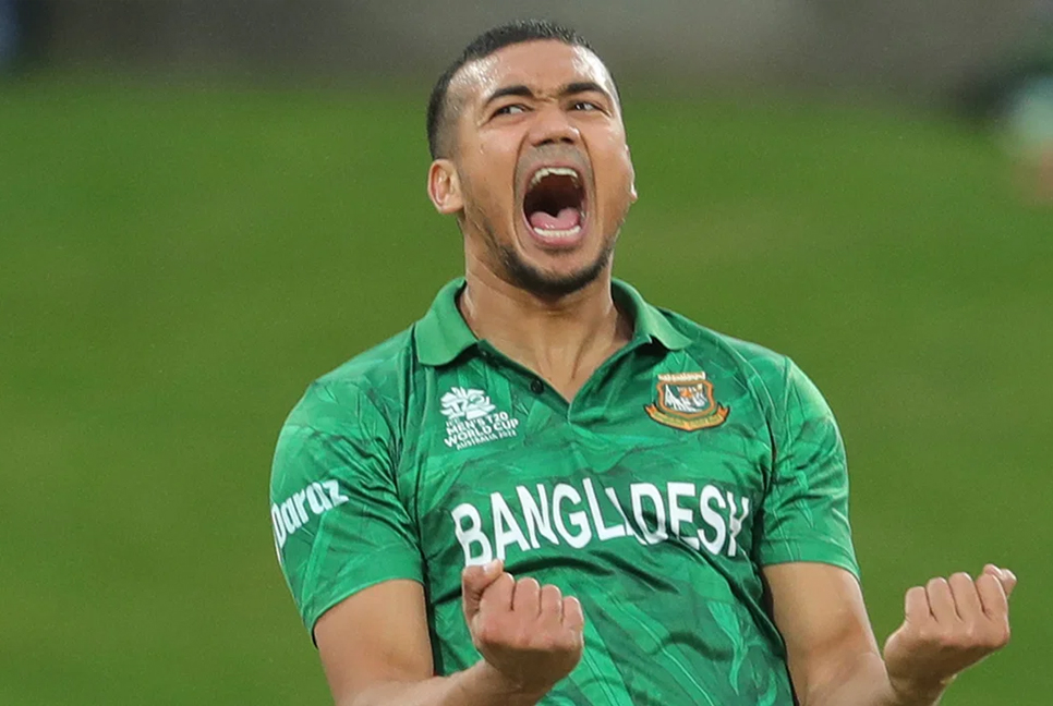 টেস্ট থেকে ছিটকে গেলেন তাসকিন