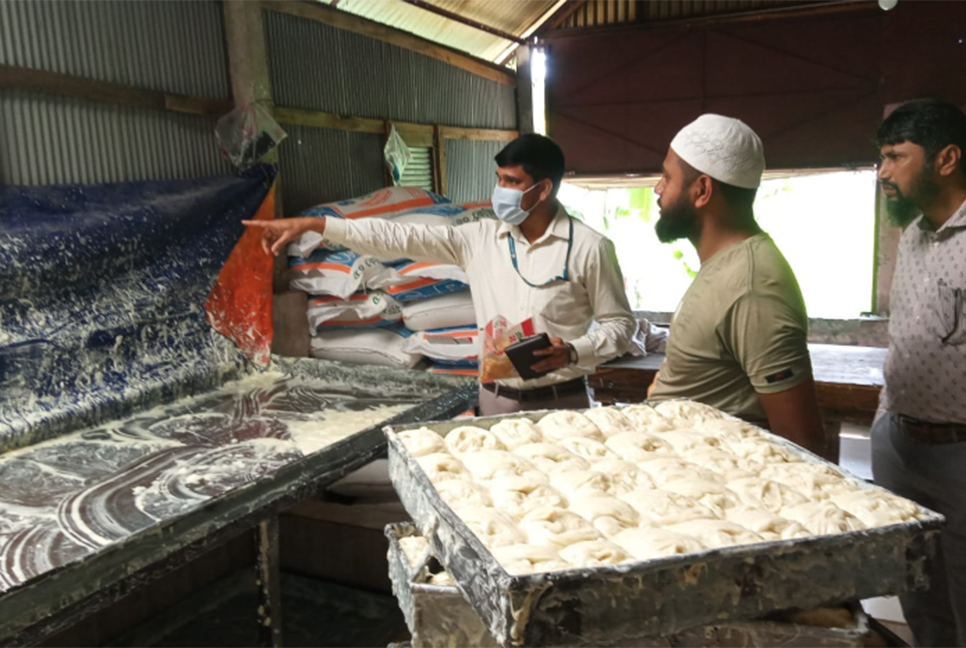 মেয়াদোত্তীর্ণ ময়দা দিয়ে সেমাই তৈরি, লাখ টাকা জরিমানা