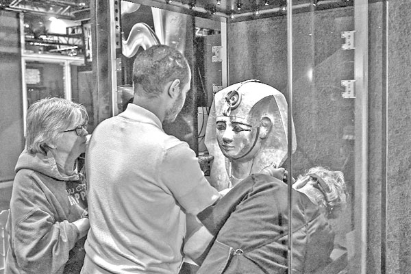 সোনালি মুখাবয়ব মমি উদ্ধার