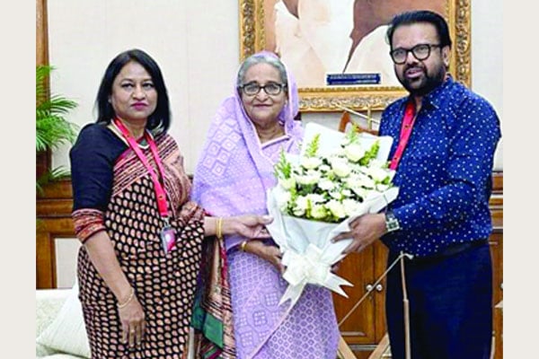 প্রধানমন্ত্রীর সঙ্গে জাতীয় প্রেস ক্লাব সভাপতি সম্পাদকের সাক্ষাৎ