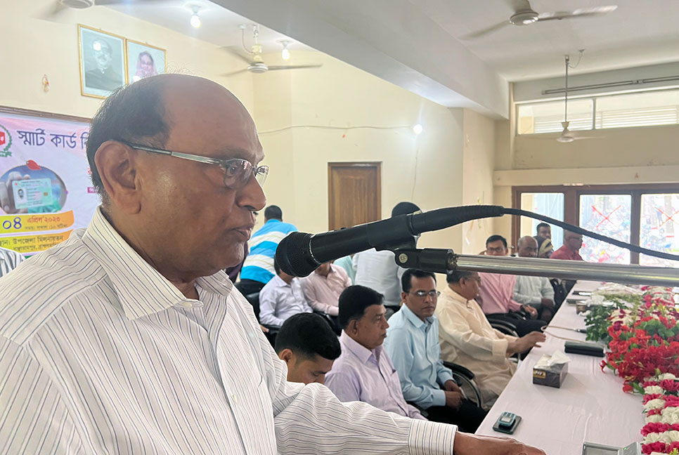 ‘স্মার্ট বাংলাদেশ গড়ার প্রত্যয়ে কাজ করছে শেখ হাসিনা’