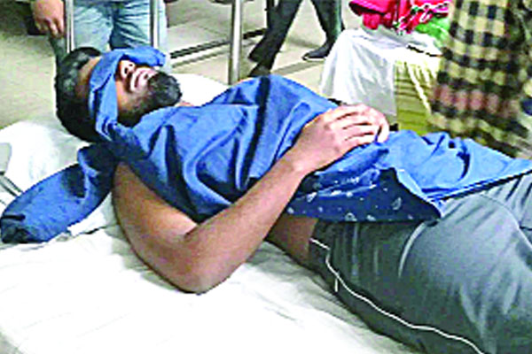 বিশ্ববিদ্যালয় ছাত্রকে হলে আটকে ৪ ঘণ্টা নির্যাতন