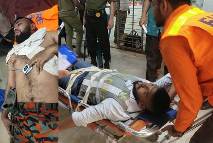 বঙ্গবাজারে আগুন : ফায়ার সার্ভিসের ৮ সদস্যসহ আহত ১২

