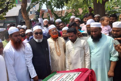 কালিয়াকৈরে ছয়তলা মসজিদের নির্মাণ কাজের উদ্বোধন