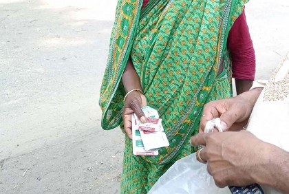হাসপাতালের সরকারি ওষুধ বিক্রি হচ্ছে স্বাস্থ্য সহকারীর ফার্মেসিতে