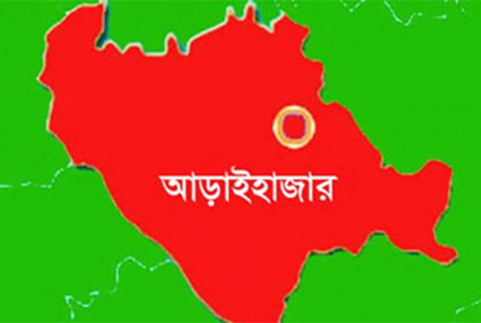 স্বজনদের সামনে যুবককে কুপিয়ে চোখ তুলে হত্যা