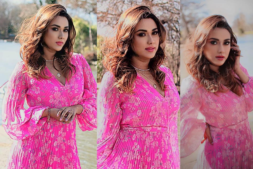 নতুন পরিচয়ে ববি
