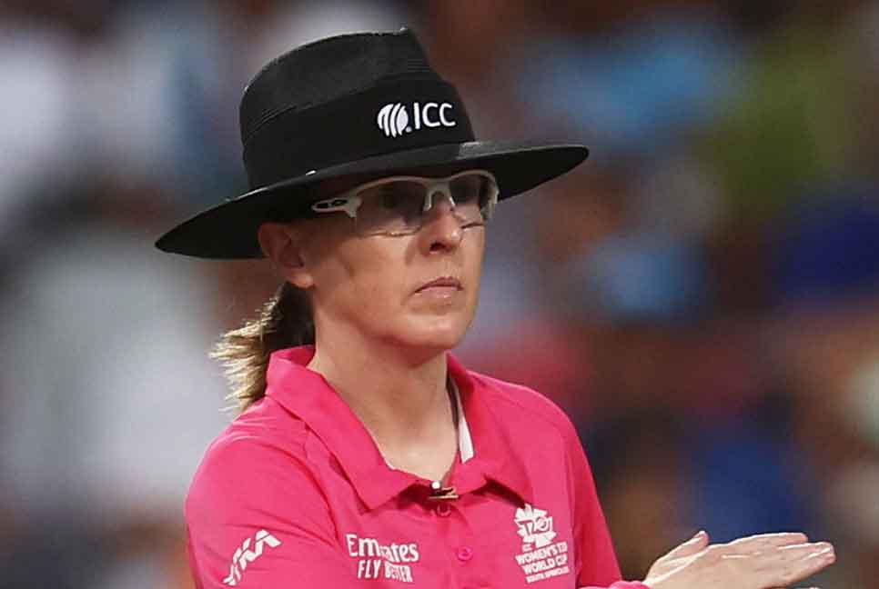 ইতিহাস গড়লেন কিম কটন
